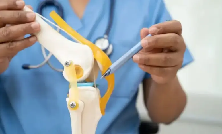 Cirurgia de prótese de joelho em idosos