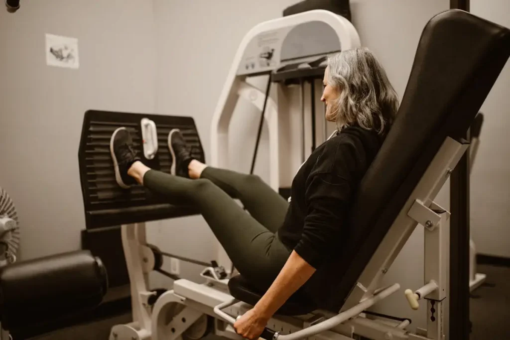 Quem tem artrose no joelho pode fazer musculação