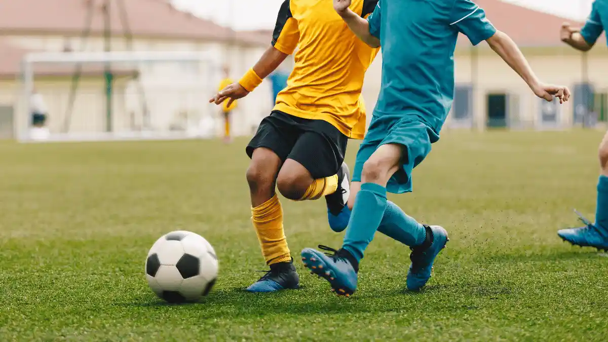 Quem tem lesão no menisco pode jogar futebol